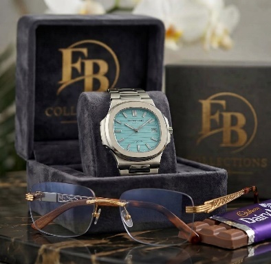Patek Philippe Nautilus Blue Dial view 2